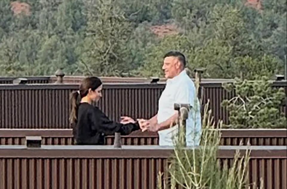 Taylor Swift, Travis Kelce arent only ones making NFL headlines