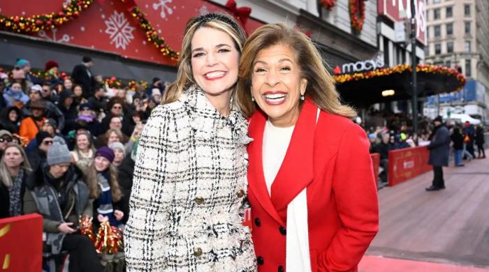 Hoda Kotb, Savannah Guthrie team up to surprise fans