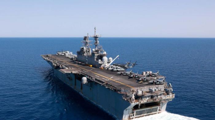 US warships cross Strait of Hormuz for first time since Iran war began