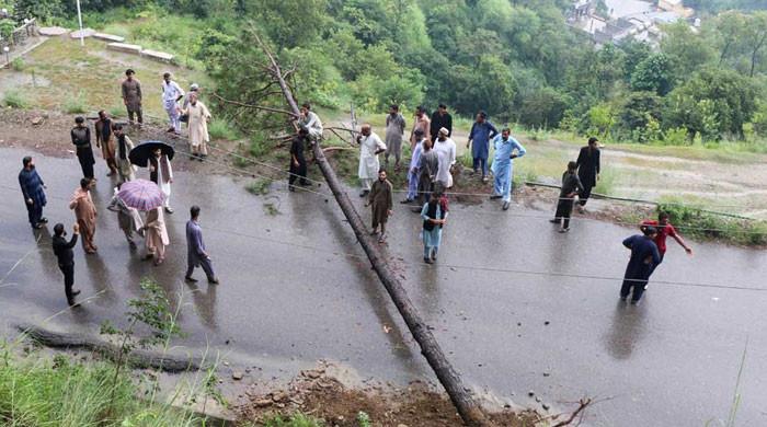 Met Office forecasts heavy showers in upper parts of country from April 16