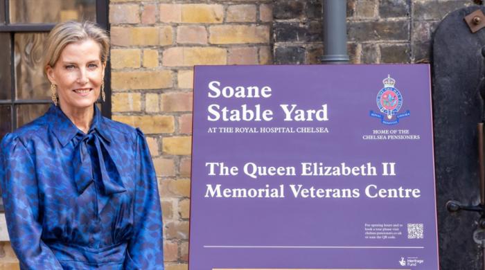 Duchess Sophie's electric blue look wins praise at Chelsea Veterans Centre 