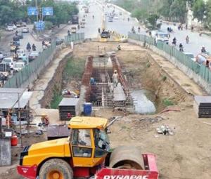 Karachi's University Road BRT project faces fresh delays amid contractor disputes