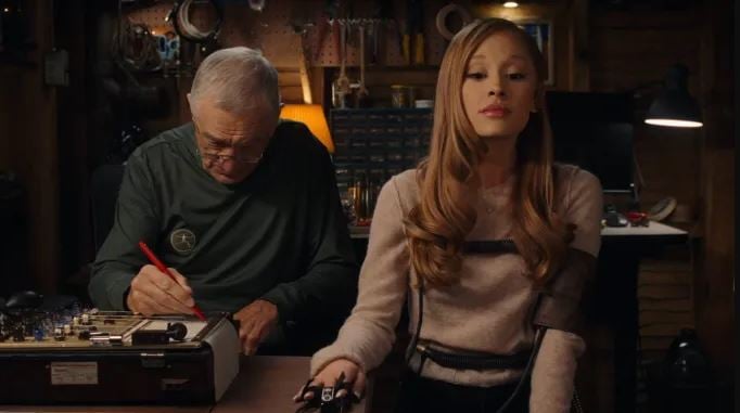 Robert De Niro, Ben Stiller praise Ariana Grande at ‘Focker-In-Law first look