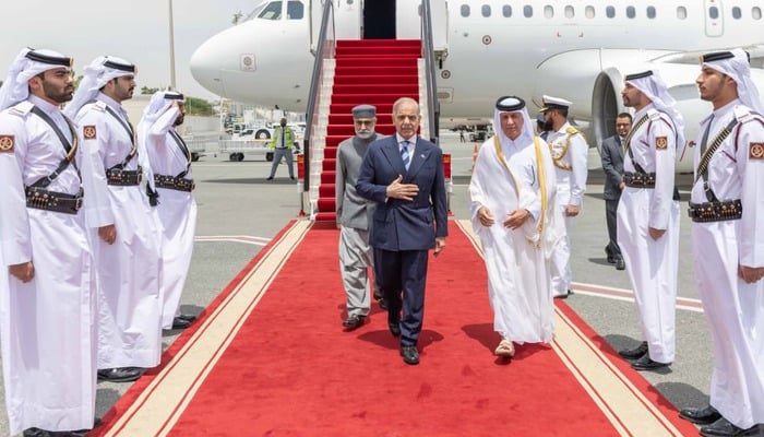 Prime Minister Shehbaz Sharif is received by Qatari Minister of State for Foreign Affairs Sultan bin Saad Al-Muraikhi. — PM Office