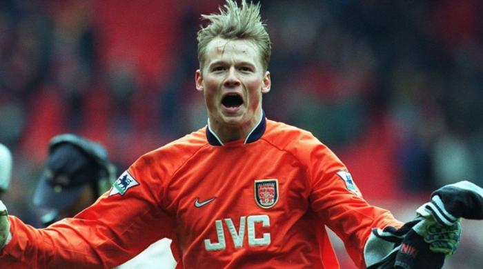 Former Arsenal goalkeeper Alex Manninger dies in train collision