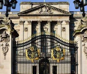 Palace issues first stratement after Harry's tearful admision