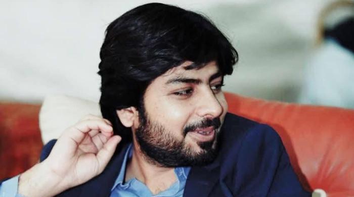 Doctor gunned down on Sharea Faisal in Karachi