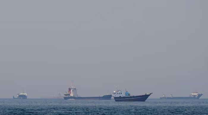 Shipping traffic through Hormuz still largely halted