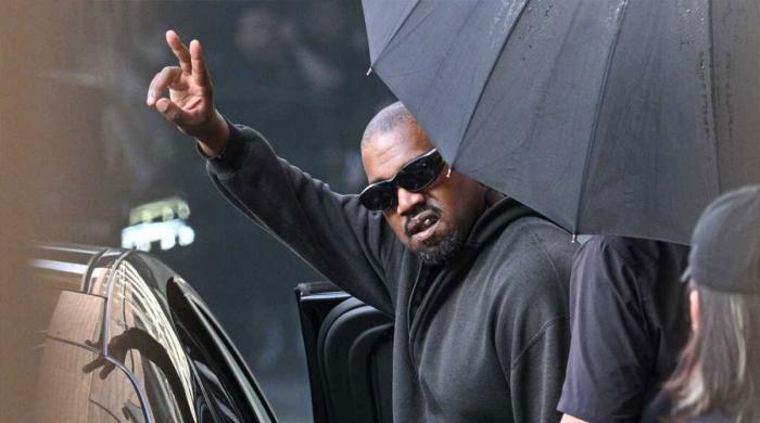 Kanye West exits quietly after private visit to Human Rights Center