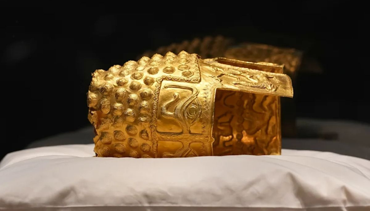 Museum heist mystery ends as Romania's 2,500-year-old Golden Helmet returns home