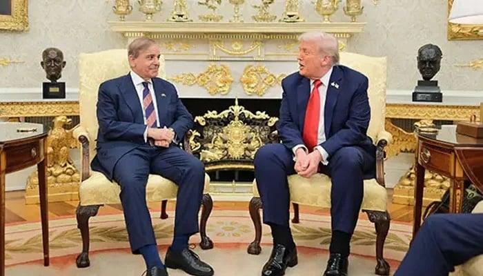 Prime Minister Shehbaz Sharif (left) and US President Donald Trump hold a meeting in the Oval Office of the White House in Washington, DC on September 25. — PMO