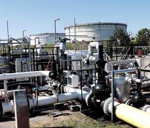 Oil, stocks fall as traders weigh outlook after Trump extends truce