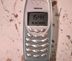 One month phone-free: Young Americans try digital detox