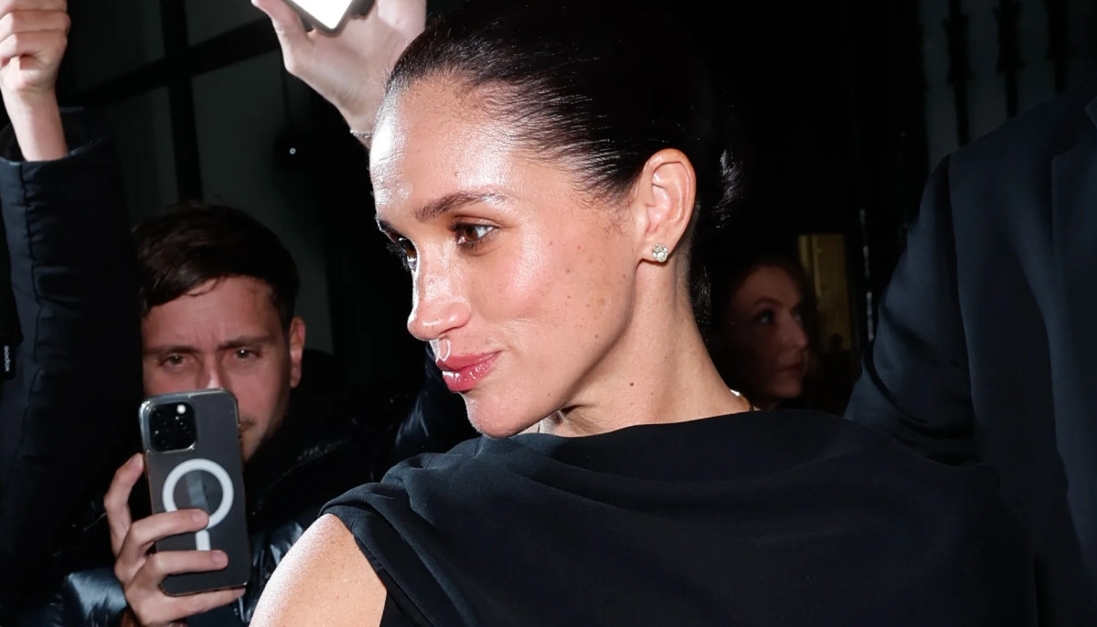 Meghan Markle takes 'dig' at royal family with bold statement 