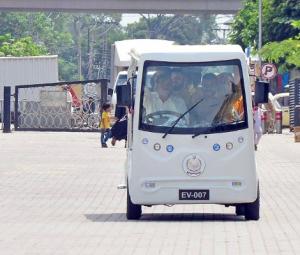 Pakistan to launch electric cart service at major airports