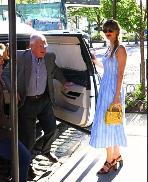 Taylor Swift out in NYC without Travis Kelce ahead of wedding