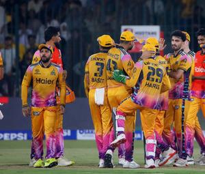 Peshawar Zalmi storm into PSL 11 final after defeating Islamabad United