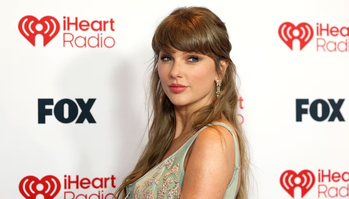Taylor Swift sends messages for fans obsessing over her exes
