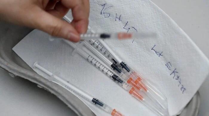 Banned reusable syringes remain available in market despite nationwide ban