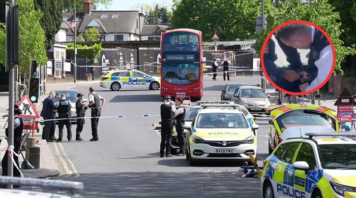 Golders Green stabbing: Two men injured in suspected antisemitic attack in London