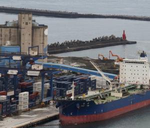 Stocks swing, oil edges up with US-Iran peace talks stalled