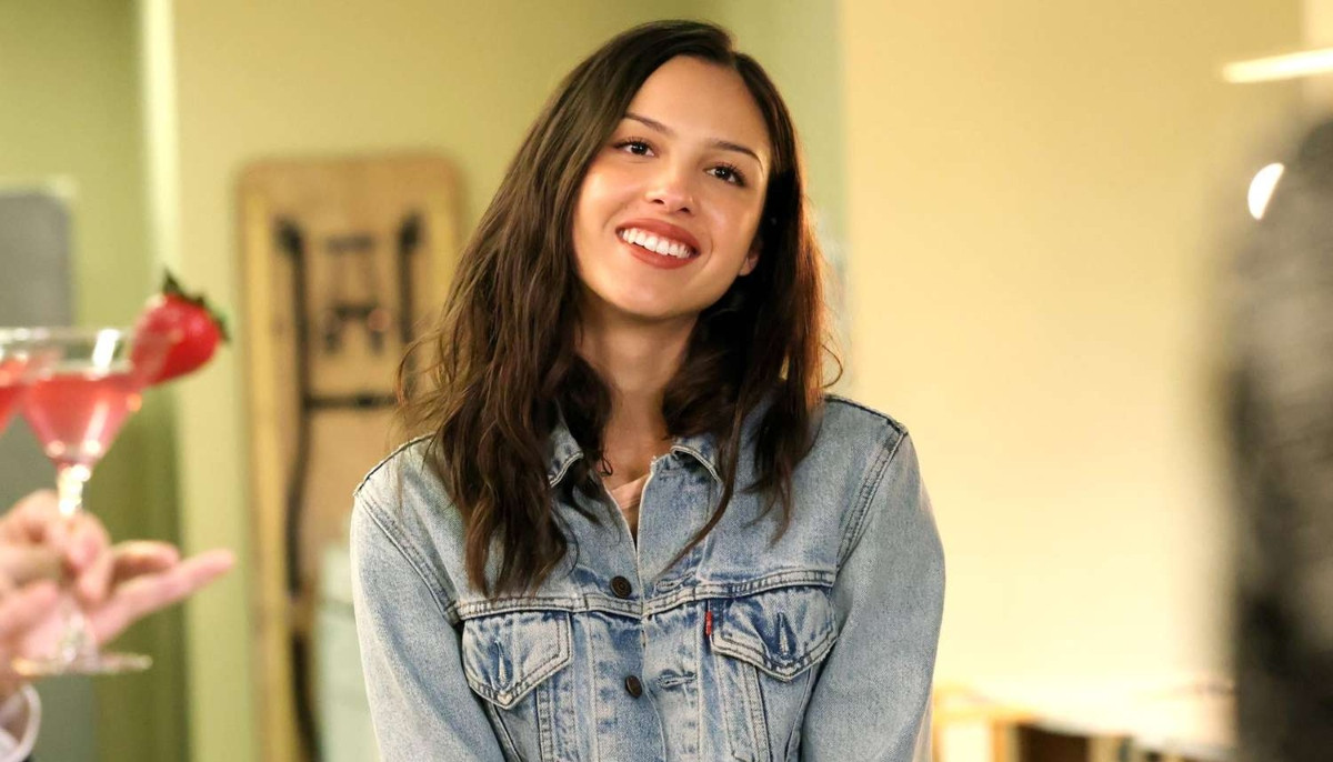 Olivia Rodrigo debuts new song during SNL return: Read 'Begged' lyrics