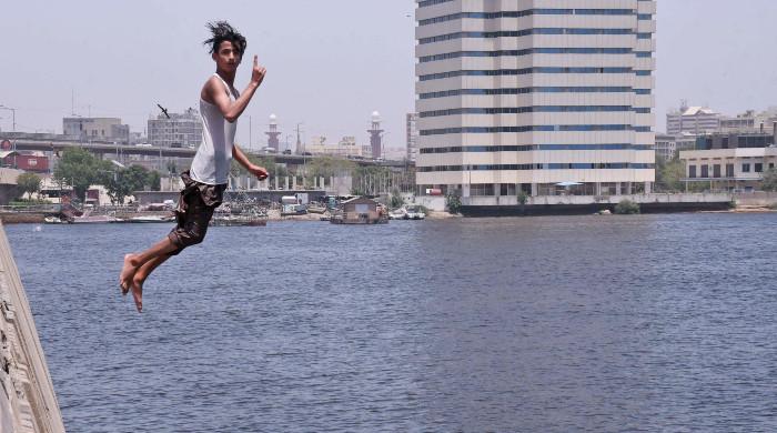 Mercury rises to 42°C in Karachi, with hotter weather forecast