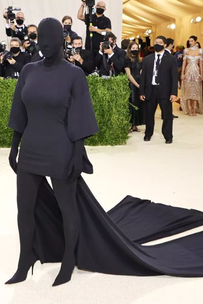 Kim Kardashian delights fans with pregnancy pic ahead of Met Gala: Loading