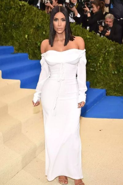 Kim Kardashian delights fans with pregnancy pic ahead of Met Gala: Loading