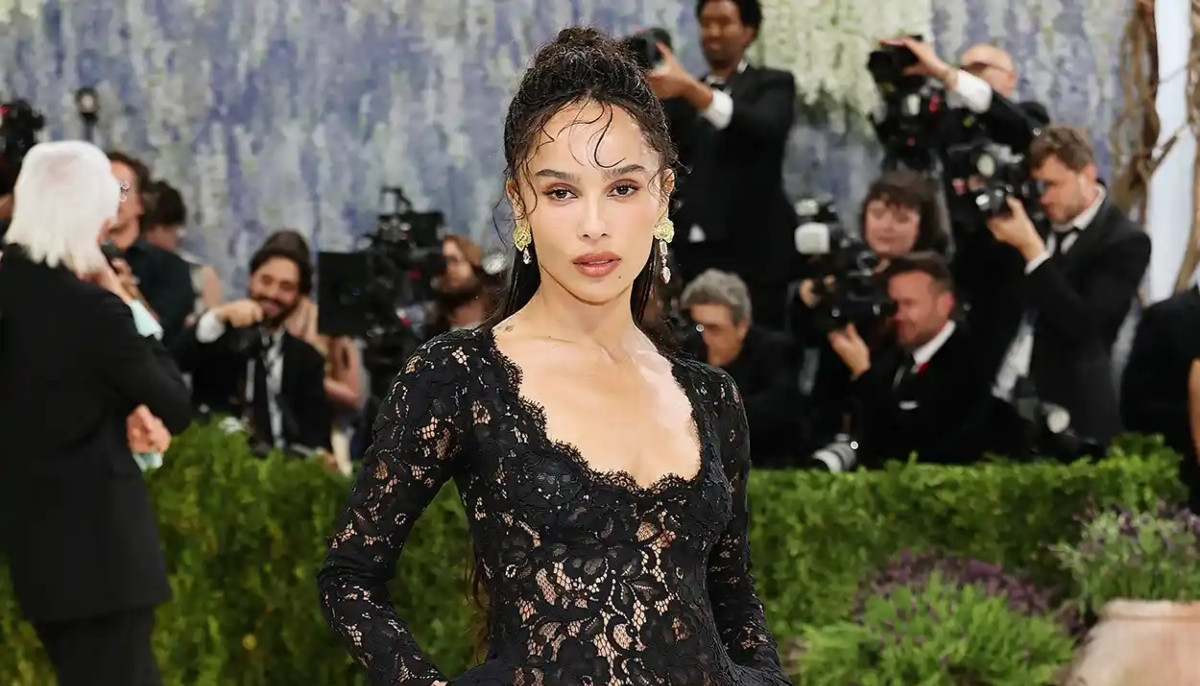 Zoë Kravitz pulls sneaky move with engagement ring at Met Gala 2026