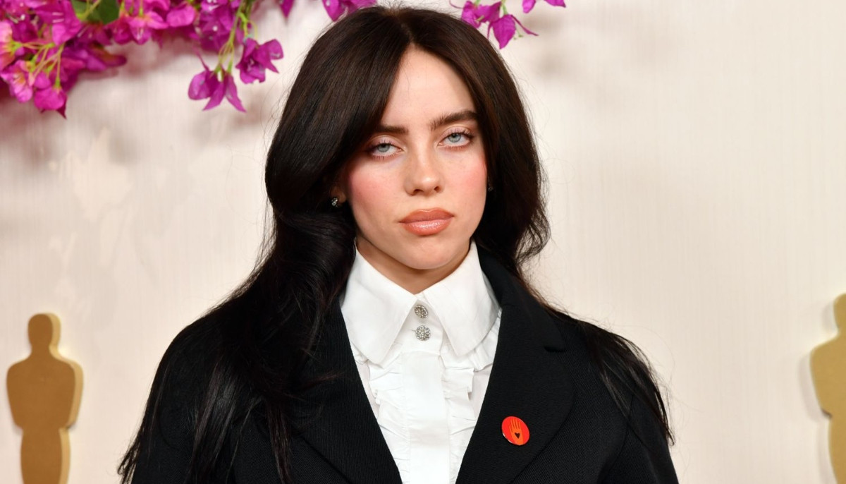 Billie Eilish subtley refuses the twisted idea of beauty 