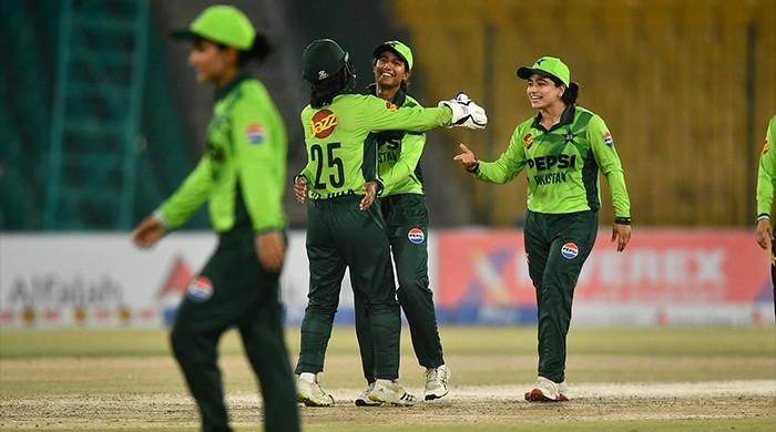 Pakistan take unbeatable lead after defeating Zimbabwe in 2nd ODI