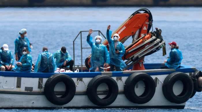 Evacuation of hantavirus-hit ship begins in Canary Islands