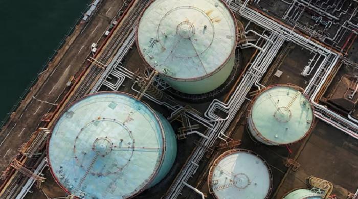 Oil gains almost 3% amid fears of prolonged disruption in Gulf shipping route