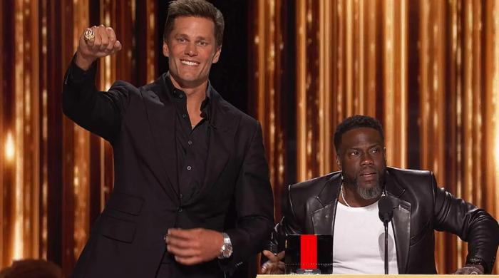 Tom Brady gets back at Kevin Hart during Netflix roast