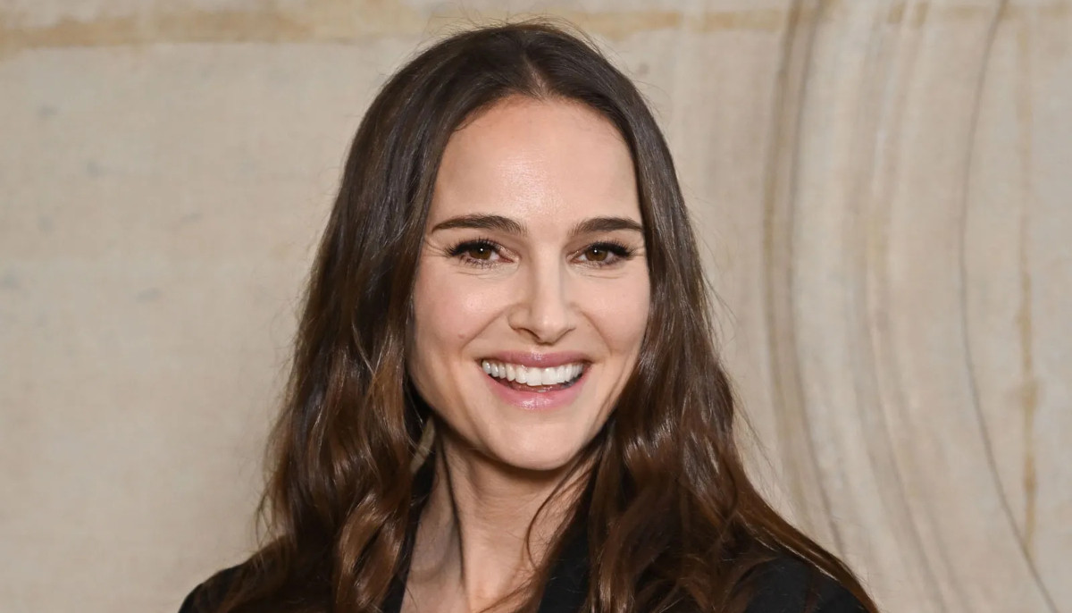 Natalie Portman is clearly impressed by Europe's most lavish train