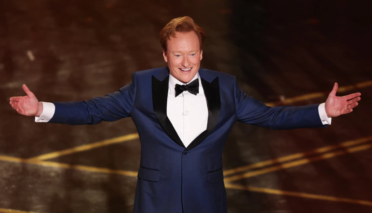 Conan O'Brien hat tricks as Oscar host