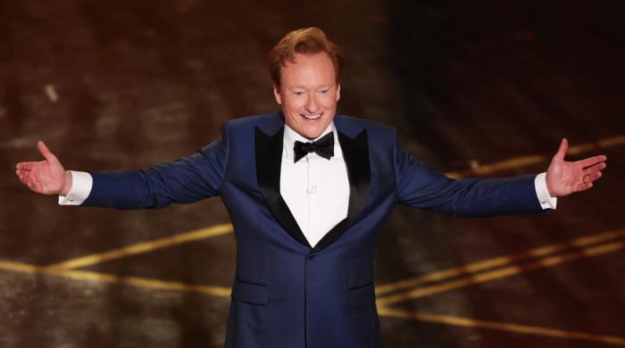 Conan O'Brien hat tricks as Oscar host