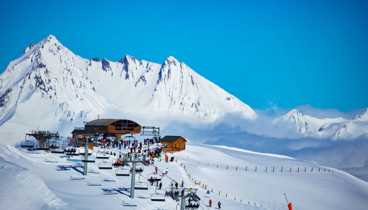 Spring storm dumps up to 56cm of fresh snow on Alpine glaciers, favouring summer skiing