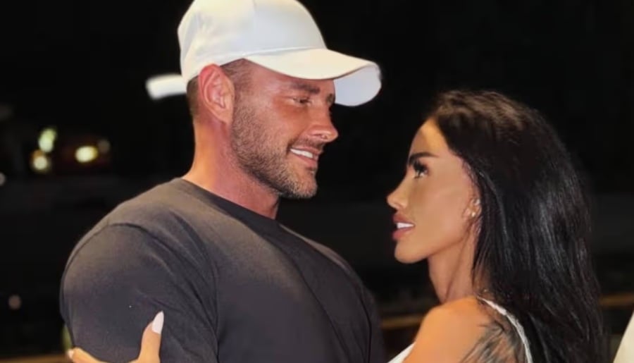Lee Andrews turned off his comments section after leaving wife Katie Price fuming by failing to travel to the UK
