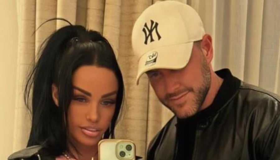 Price, 47, removed her wedding ring as she joined son Harvey for a photo on Thursday