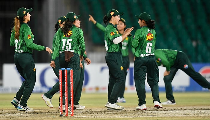 Pakistan players celebrate a wicket during the third and final T20I match against Zimbabwe at National Bank Stadium, Karachi, on May 15, 2026. — PCB