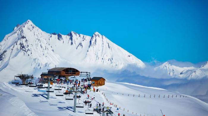 Spring storm dumps up to 56cm of fresh snow on Alpine glaciers, favouring summer skiing