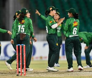 Pakistan crush Zimbabwe in final T20I to complete series whitewash