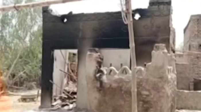 More than 100 houses set ablaze in Jacobabad over free-will marriage dispute 
