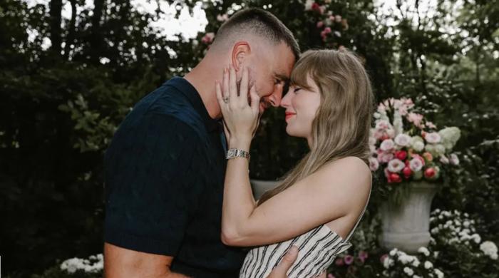Taylor Swift, Travis Kelce reveal wedding look in New York City