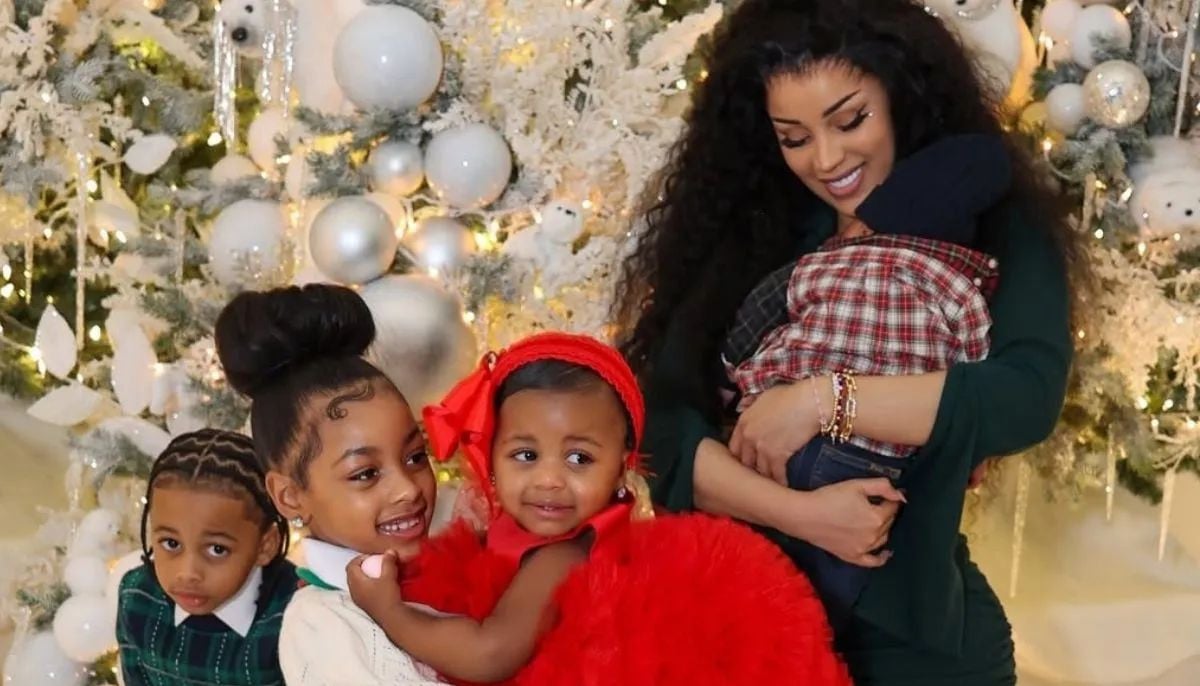 Cardi B nearly passes out during parenting moment: 'I can't handle it'