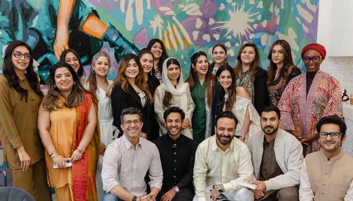 A group photo of influential Pakistanis gathered to to discuss the way forward for improving the standards of education in Pakistan. — Betty Laura Zapata for Malala Fund