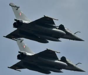 Military jets' crew members safely eject after Idaho air-show collision