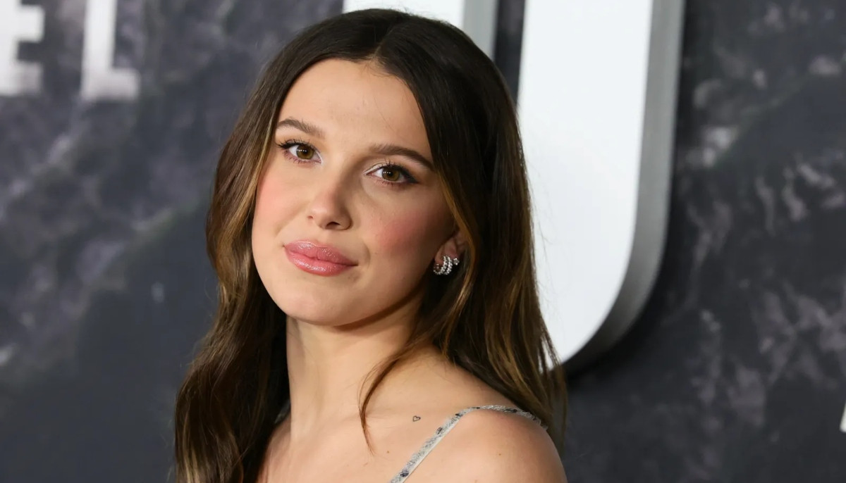 Millie Bobby Brown's necklace has internet in detective mode